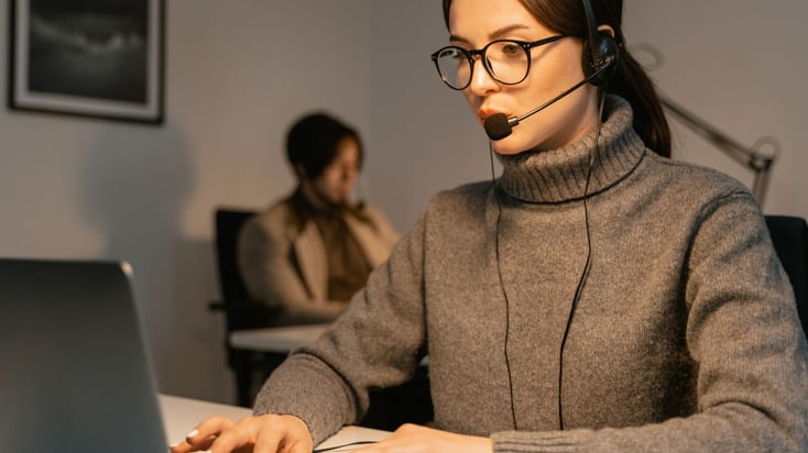 Exploring the Nuances of Call Center and Contact Center Services with OnBrand24